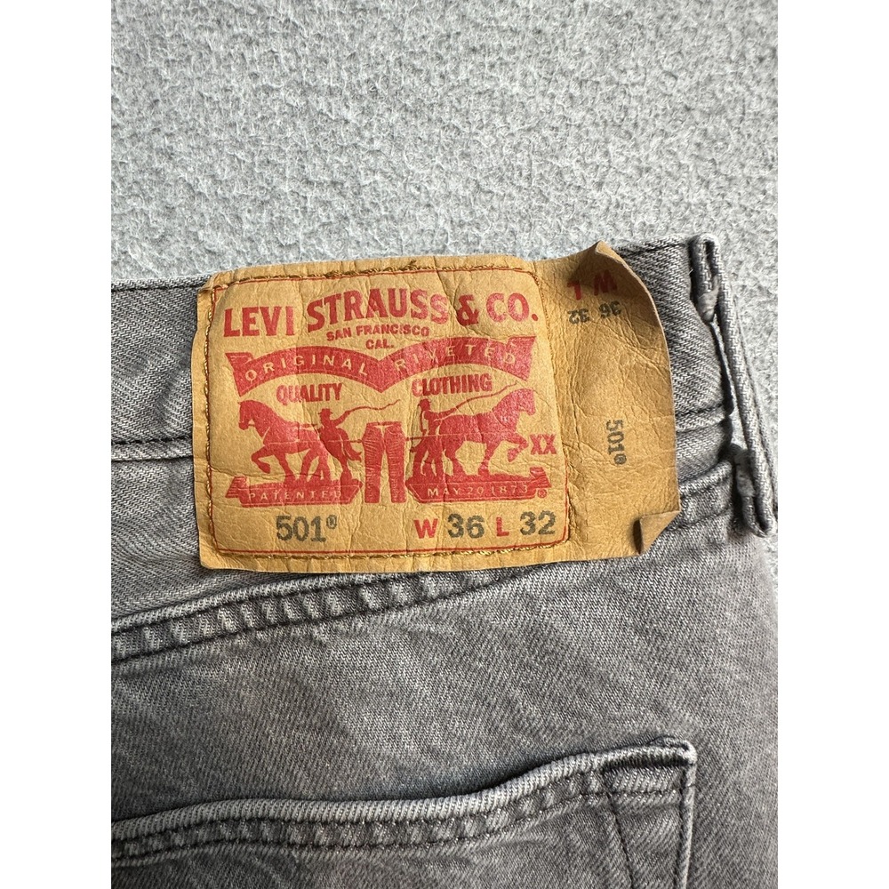 Levis 501 Jeans Mens 36x32 (34x30) Gray Straight Leg Button Fly Cotton Denim - Picture 15 of 16